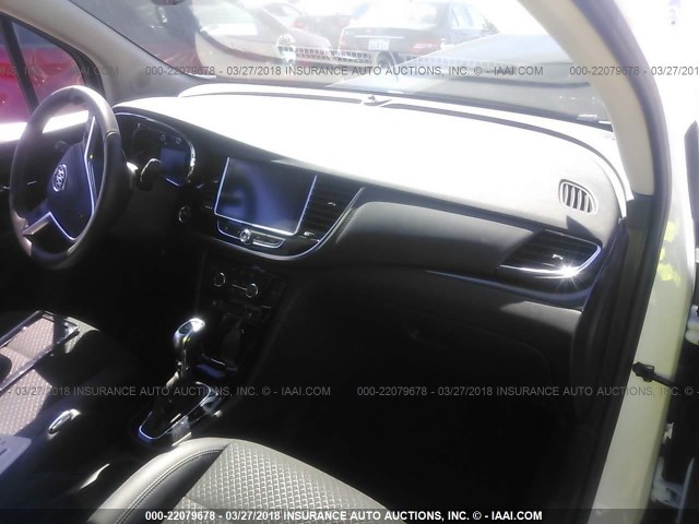 KL4CJASB0HB169508 - 2017 BUICK ENCORE PREFERRED WHITE photo 5