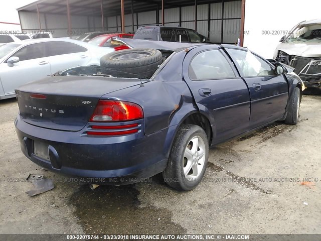 1B3EL46X65N679583 - 2005 DODGE STRATUS SXT BLUE photo 4