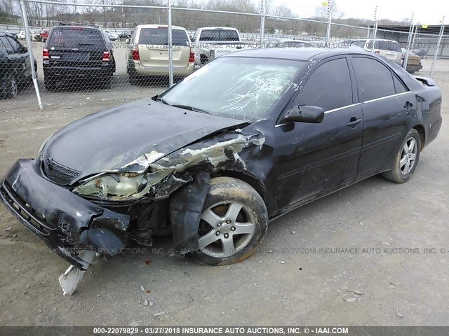 4T1BF30KX3U036247 - 2003 TOYOTA CAMRY LE/XLE/SE შავი ფოტო 2