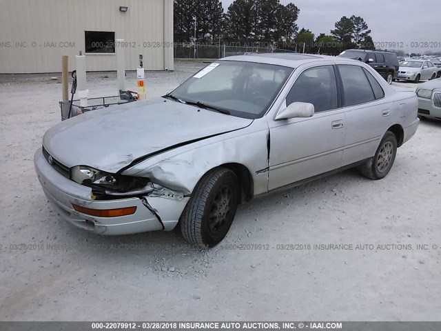 4T1SK13E4PU270976 - 1993 TOYOTA CAMRY XLE SILVER photo 2