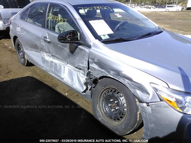 4T4BF1FKXFR505049 - 2015 TOYOTA CAMRY LE/XLE/SE/XSE ვერცხლისფერი ფოტო 6