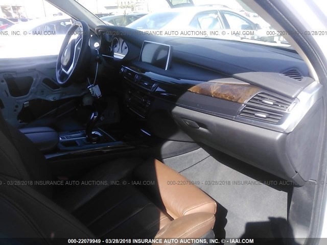 5UXKR6C57F0J78648 - 2015 BMW X5 XDRIVE50I WHITE photo 5
