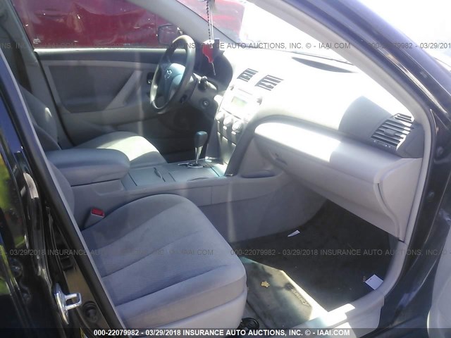 4T4BF3EK9BR200567 - 2011 TOYOTA CAMRY SE/LE/XLE შავი ფოტო 5