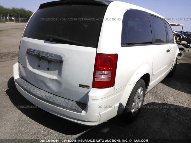 2A8HR44H98R828798 - 2008 CHRYSLER TOWN & COUNTRY LX WHITE photo 4