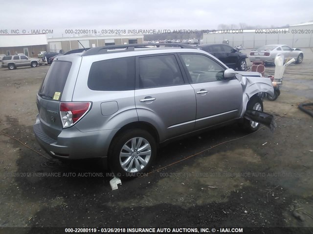 JF2SHBCC6BH702901 - 2011 SUBARU FORESTER 2.5X PREMIUM SILVER photo 4