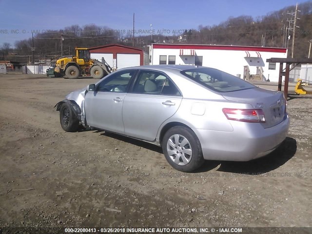 4T1BF3EK3AU534652 - 2010 TOYOTA CAMRY SE/LE/XLE SILVER photo 3