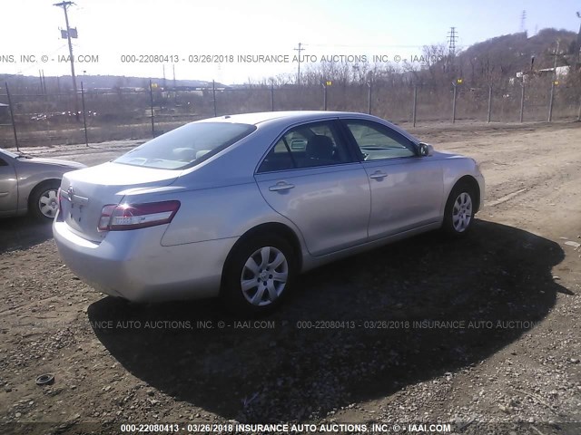 4T1BF3EK3AU534652 - 2010 TOYOTA CAMRY SE/LE/XLE SILVER photo 4