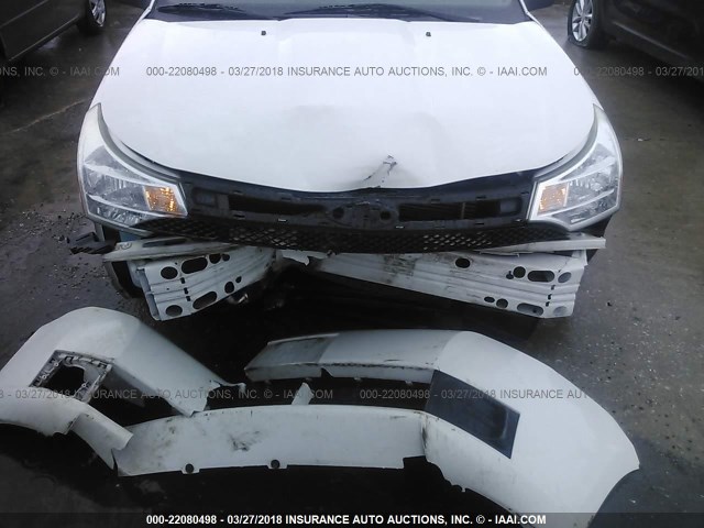 1FAHP3FN0AW201050 - 2010 FORD FOCUS SE WHITE photo 6