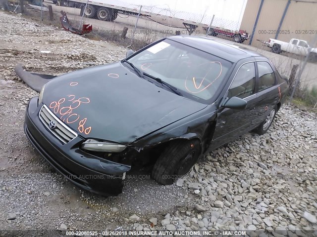 4T1BF22KX1U121755 - 2001 TOYOTA CAMRY LE/XLE GREEN photo 2