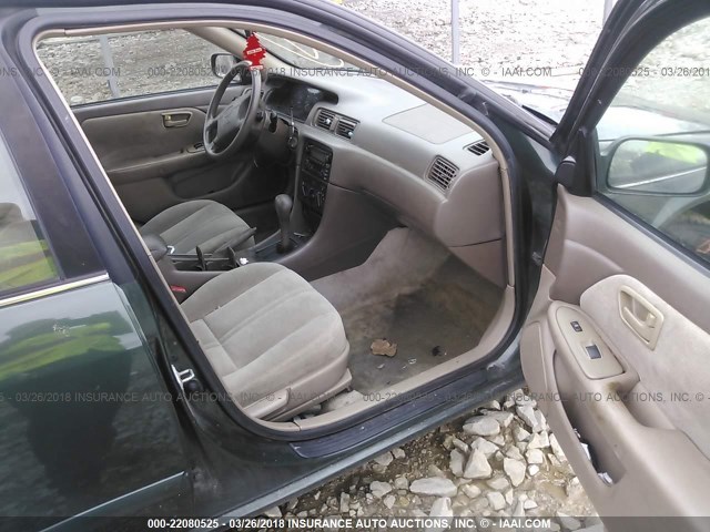 4T1BF22KX1U121755 - 2001 TOYOTA CAMRY LE/XLE GREEN photo 5