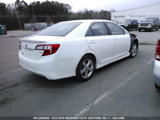 4T1BF1FKXDU228281 - 2013 TOYOTA CAMRY L/SE/LE/XLE თეთრი ფოტო 4
