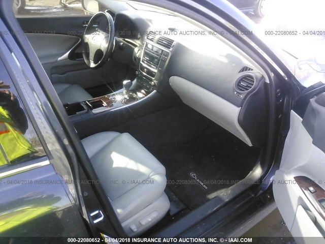 JTHBE262765010064 - 2006 LEXUS IS 350 GRAY photo 5