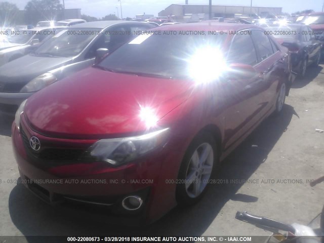 4T1BF1FK6CU620186 - 2012 TOYOTA CAMRY SE/LE/XLE RED photo 2