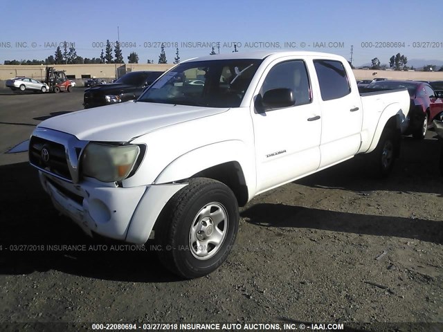 5TEKU72N76Z275291 - 2006 TOYOTA TACOMA DBL CAB PRERUNNER LNG BED WHITE photo 2