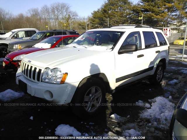 1J8GR48K36C163713 - 2006 JEEP GRAND CHEROKEE LAREDO/COLUMBIA/FREEDOM 白色 照片 2