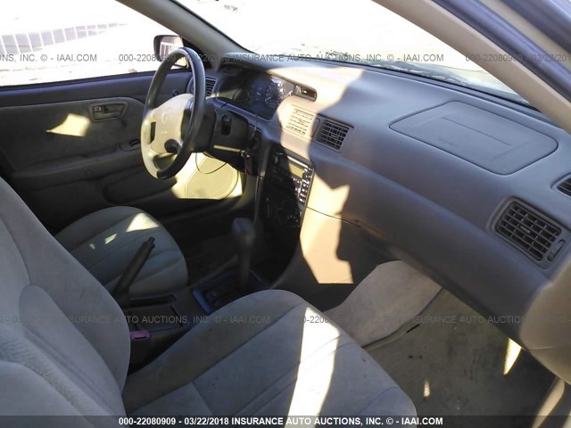 4T1BG22K6YU621547 - 2000 TOYOTA CAMRY CE/LE/XLE 灰色 照片 5