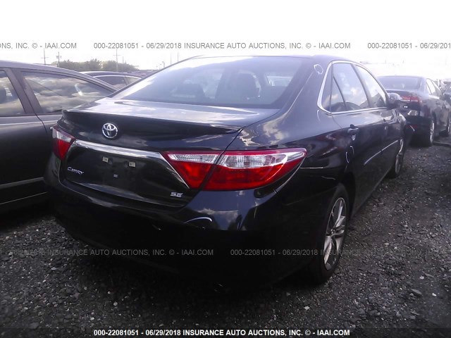4T1BF1FKXHU419222 - 2017 TOYOTA CAMRY LE/XLE/SE/XSE BLACK photo 4