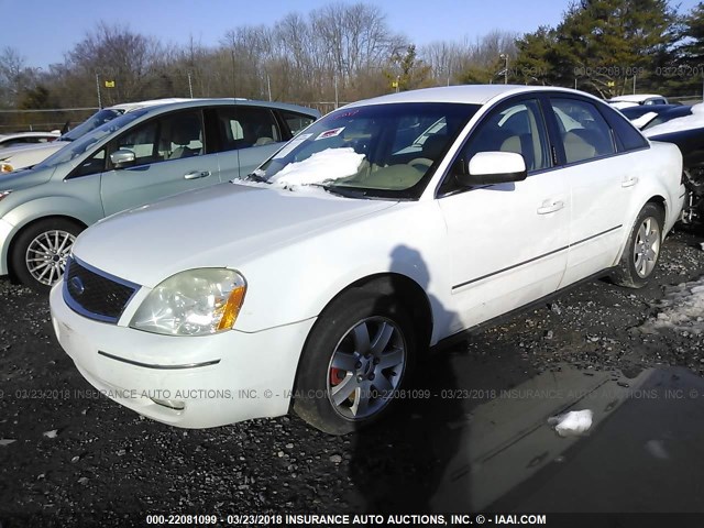 1FAHP27106G125644 - 2006 FORD FIVE HUNDRED SEL WHITE photo 2