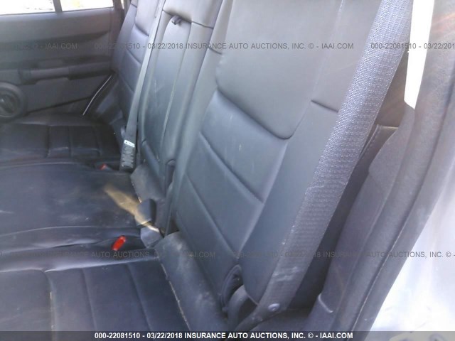 1J8HG48N18C190707 - 2008 JEEP COMMANDER SPORT Silber Foto 8