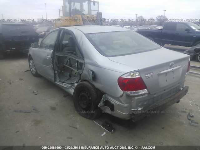 4T1BE32K45U944633 - 2005 TOYOTA CAMRY LE/XLE/SE 银色 照片 3