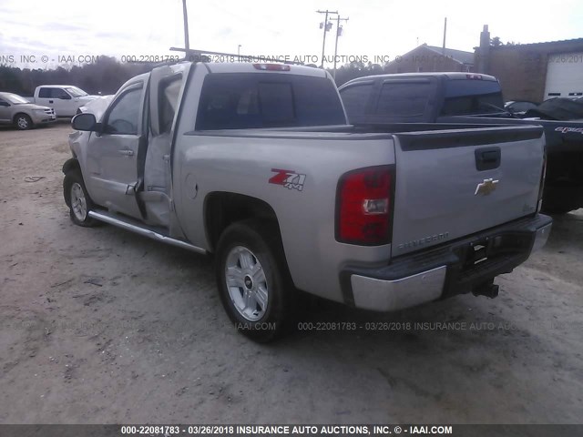 3GCEK13Y67G518160 - 2007 CHEVROLET SILVERADO K1500 CREW CAB SILVER photo 3