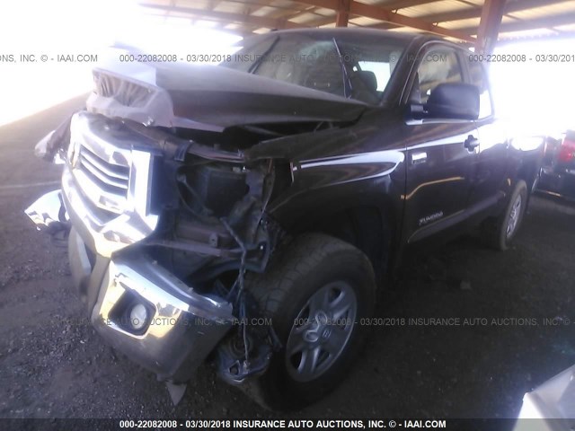 5TFUW5F19GX502052 - 2016 TOYOTA TUNDRA DOUBLE CAB SR/SR5 BROWN photo 2