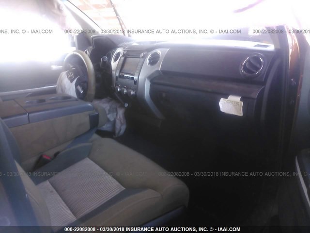 5TFUW5F19GX502052 - 2016 TOYOTA TUNDRA DOUBLE CAB SR/SR5 BROWN photo 5