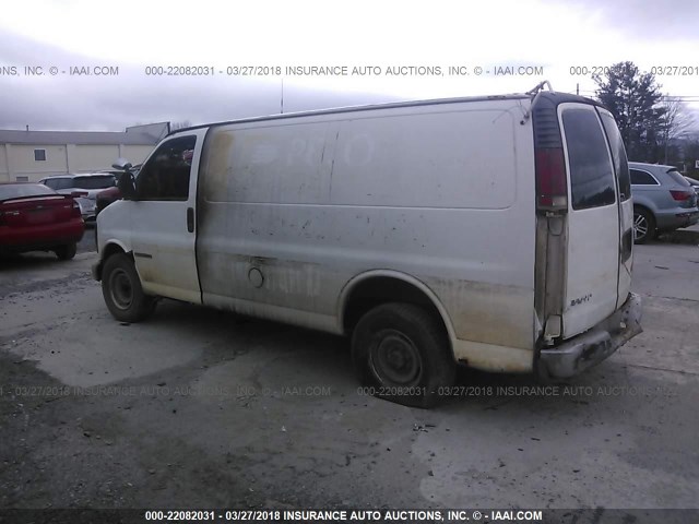 1GTHG35R4W1067694 - 1998 GMC SAVANA G3500 WHITE photo 3