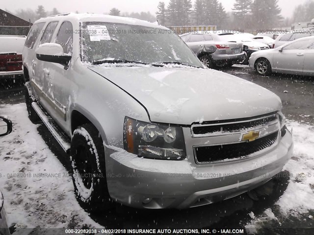 1GNSKJE34BR353455 - 2011 CHEVROLET SUBURBAN K1500 LT SILVER photo 1