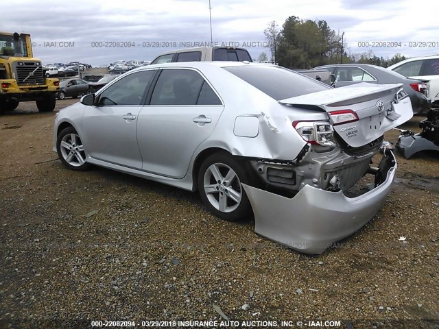 4T1BF1FK2CU503527 - 2012 TOYOTA CAMRY SE/LE/XLE SILVER photo 3