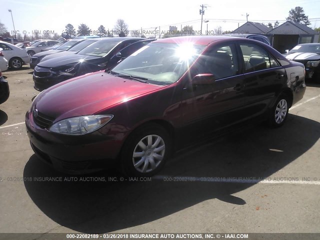4T1BE32K95U102208 - 2005 TOYOTA CAMRY LE/XLE/SE RED photo 2