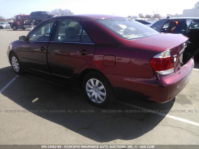 4T1BE32K95U102208 - 2005 TOYOTA CAMRY LE/XLE/SE RED photo 3