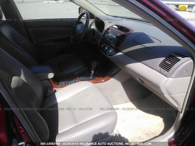 4T1BE32K95U102208 - 2005 TOYOTA CAMRY LE/XLE/SE RED photo 5