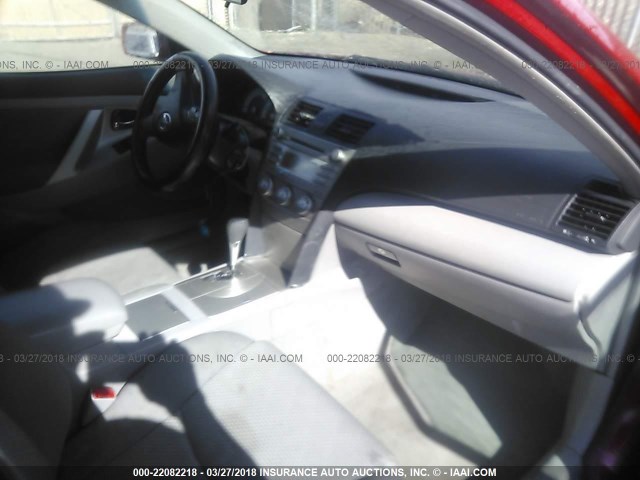 4T1BF3EK3BU750342 - 2011 TOYOTA CAMRY SE/LE/XLE RED photo 5