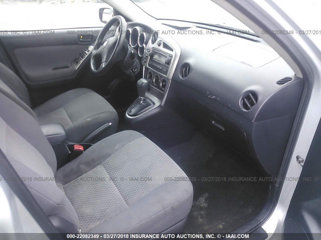 2T1KR32E58C718167 - 2008 TOYOTA COROLLA MATRIX XR SILVER photo 5