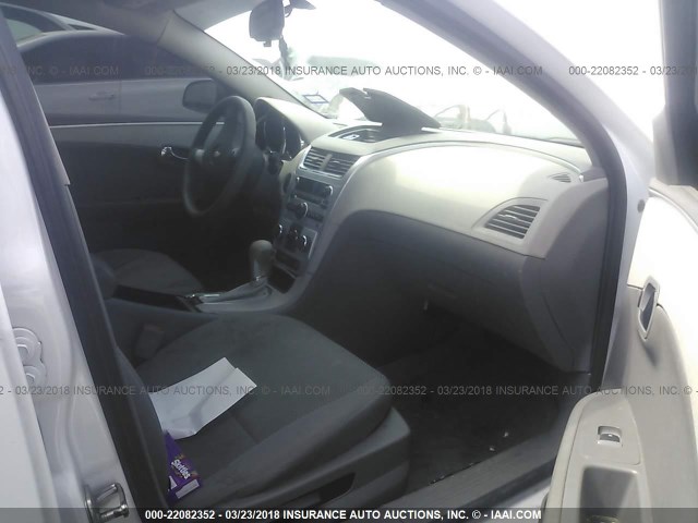 1G1ZA5E08CF398935 - 2012 CHEVROLET MALIBU LS 白色 照片 5
