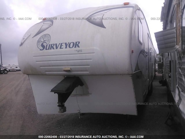 4X4FSVF257L010181 - 2007 SURVEYOR 306  WHITE photo 2