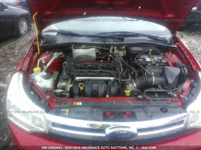 1FAHP32N68W102099 - 2008 FORD FOCUS S/SE RED photo 10