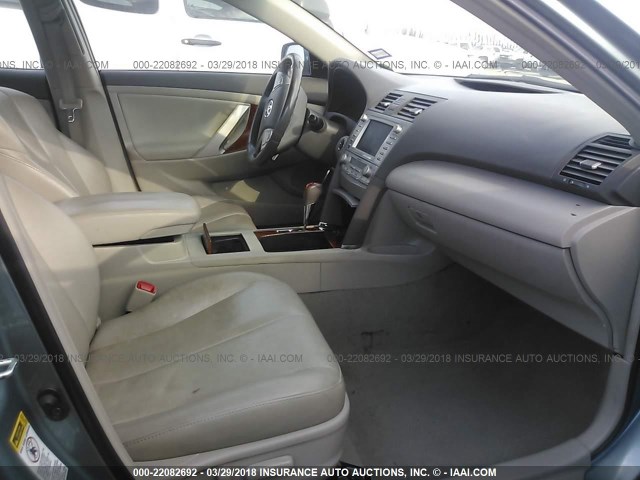 4T1BK3EK2BU628034 - 2011 TOYOTA CAMRY SE/LE/XLE Зеленый фото 5