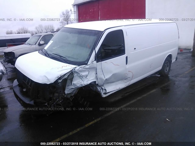 1GCWGGCG9D1186869 - 2013 CHEVROLET EXPRESS G2500  WHITE photo 2