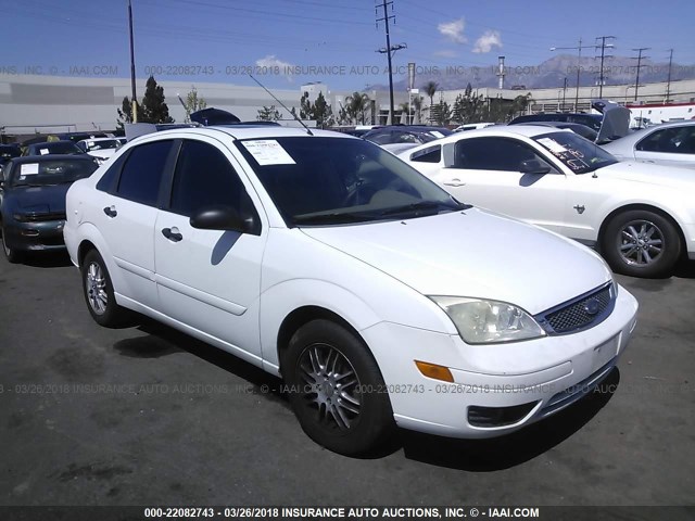 1FAFP34N87W222697 - 2007 FORD FOCUS ZX4/S/SE/SES WHITE photo 1
