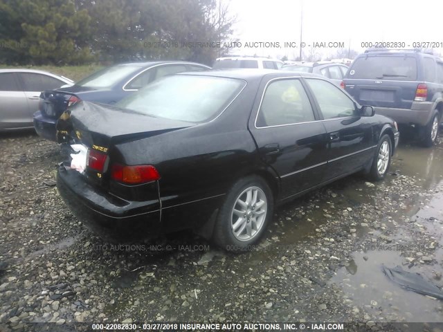 4T1BF28K7YU942846 - 2000 TOYOTA CAMRY LE/XLE Սև լուսանկար 4