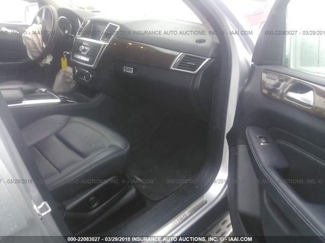 4JGDA5HB4CA033997 - 2012 MERCEDES-BENZ ML 350 4MATIC SILVER photo 5