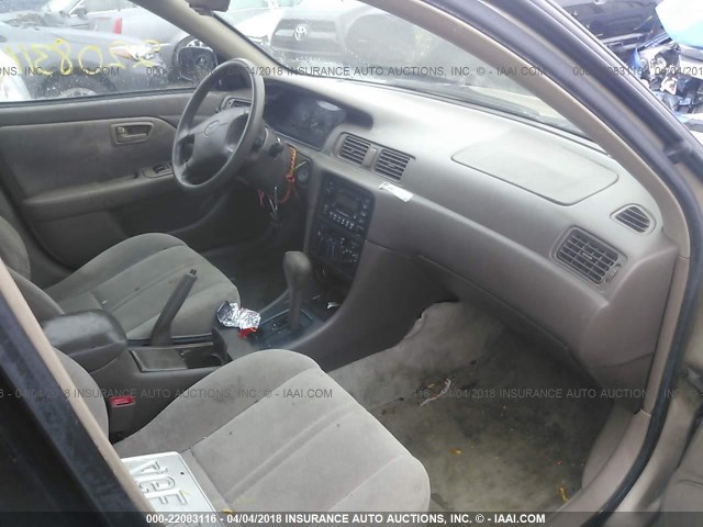 4T1BG22K4XU563131 - 1999 TOYOTA CAMRY CE/LE/XLE 金色 照片 5