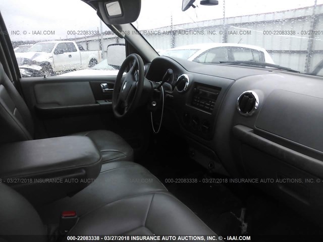 1FMPU15585LA81411 - 2005 FORD EXPEDITION XLT თეთრი ფოტო 5