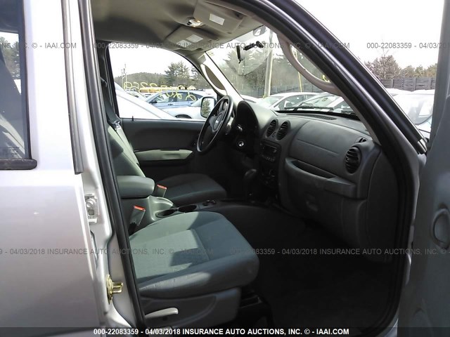 1J4GL48K66W125703 - 2006 JEEP LIBERTY SPORT 银色 照片 5