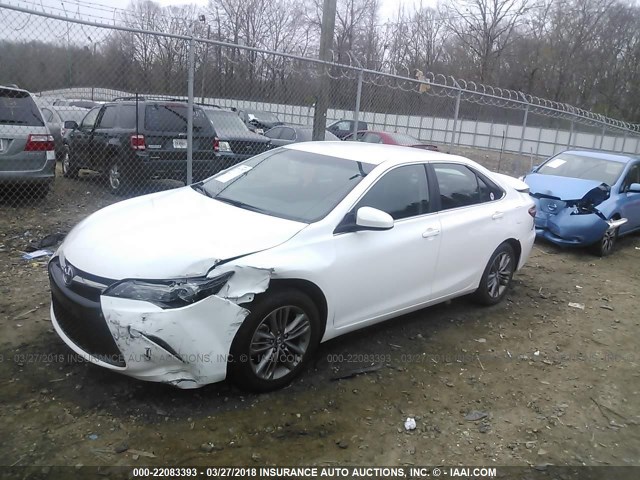 4T1BF1FK3GU170986 - 2016 TOYOTA CAMRY LE/XLE/SE/XSE WHITE photo 2
