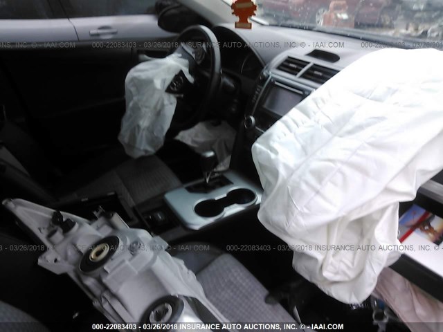 4T1BF1FKXCU167013 - 2012 TOYOTA CAMRY SE/LE/XLE BLACK photo 5