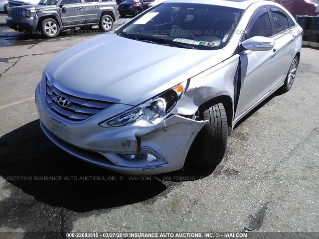 5NPEC4AB8BH192343 - 2011 HYUNDAI SONATA SE/LIMITED SILVER photo 6