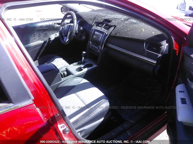 4T1BF1FK5CU622947 - 2012 TOYOTA CAMRY SE/LE/XLE Красный фото 5